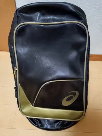 ASICS 백팩 블랙 골드