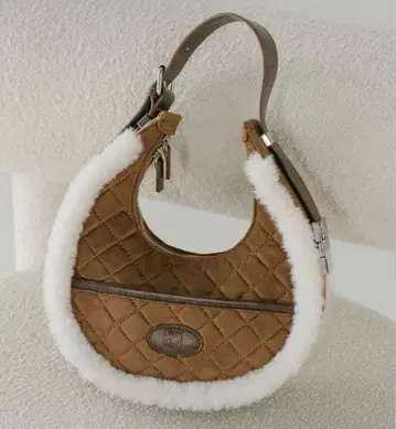 Darich 퀼팅 하프문 백 카멜 CAM