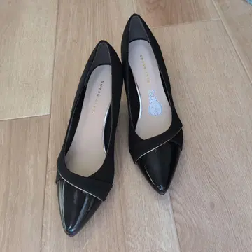 JELLY BEANS 후와사라 블랙 스틸레토 펌프스 25cm