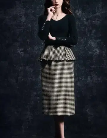STRAWBERRY FIELDS 페플럼 벨트 부착 스커트 하운드투스