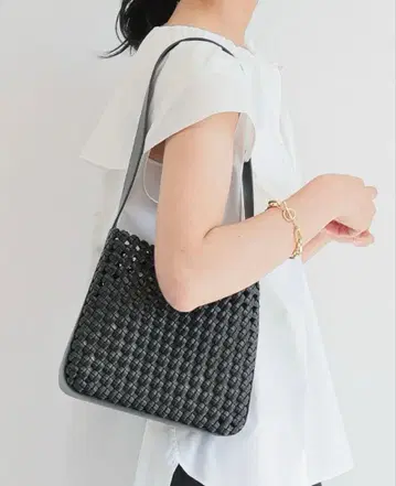 밴야드 스톰 숄더백