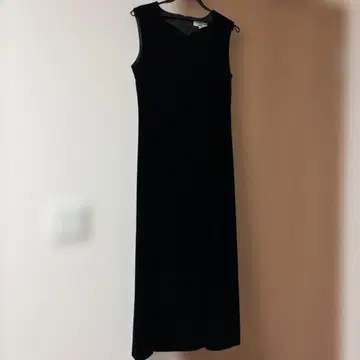 블랙 벨벳 슬리브리스 포멀 롱 원피스