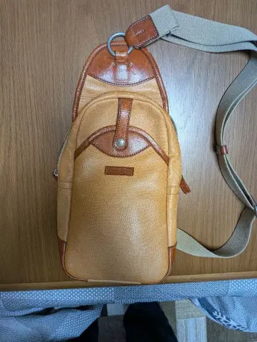 Daniel&Bob (다니엘&밥) x EDIFICE 별주 바디 백