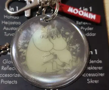 [ 미사용 ] MOOMIN 축광 리플렉터 (무민과 스노크의 아가씨)