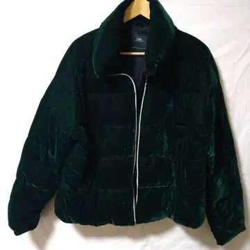 ZARA 다크 그린 벨로아 퍼 다운 자켓