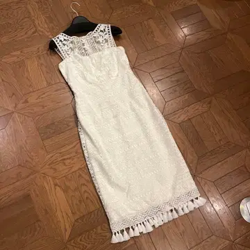 타다시 쇼지 화이트 레이스 슬리브리스 원피스