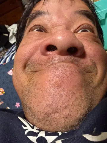 유니크한 표정의 봉제 인형