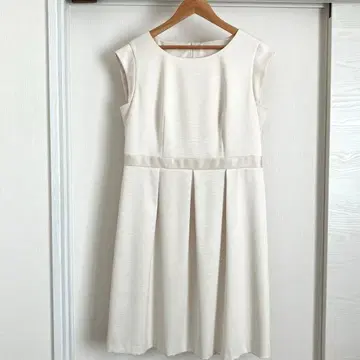 러블리 퀸 원피스 아이보리 화이트 13AR 세레모니