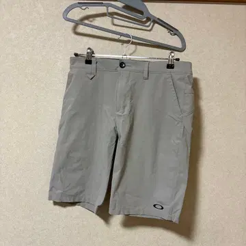 Oakley 그레이 숏팬츠