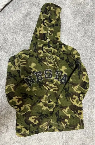 NESTA 카모플라쥬 후드 부착 자켓