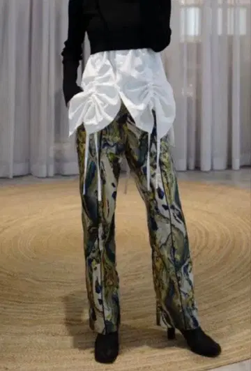 [새상품] UN3D. 마블 아트 팬츠 S사이즈