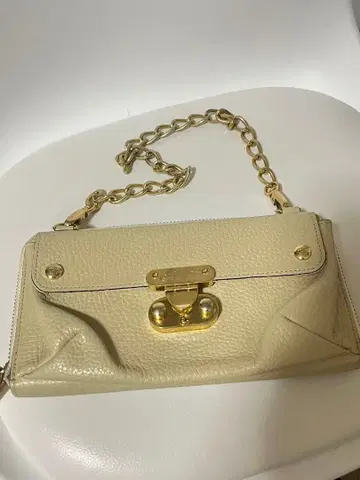 ADMJ 고급 가죽 체인 지갑 장지갑 금장 장식 골드 크림 베이지