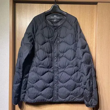 유니클로 화이트 마운티니어링 울트라 라이트 다운 블랙 L 사이즈