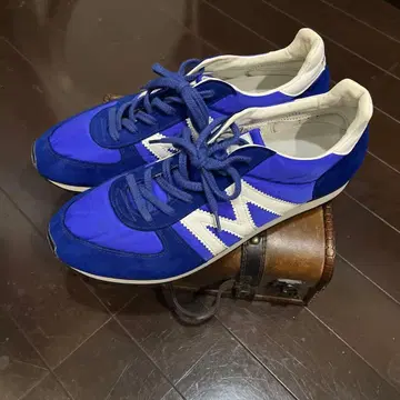 미즈노 MR1 스니커즈