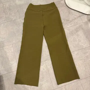올리브색 와이드 레그 팬츠 M