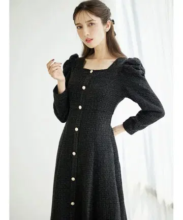 새상품 tocco 파워 숄더 펄 버튼 트위드 원피스 블랙