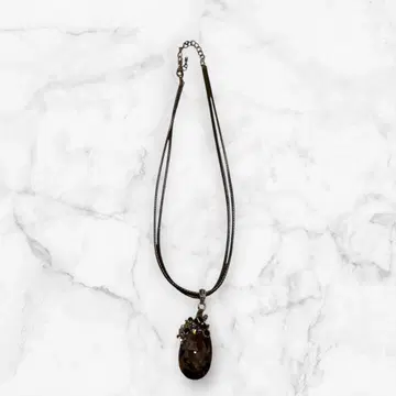 블랙 눈물형 크리스탈 목걸이