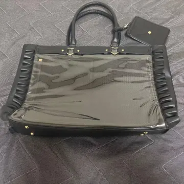 자카마트 A3 블랙 하트 버클 인조 가죽 프릴 토트백