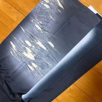 코몬 기모노 블랙과 그레이의 물방울 무늬