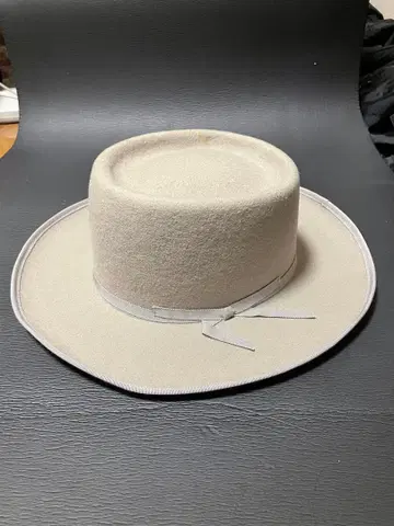 와타나베 토시미 x CA4LA 콜라보 햇