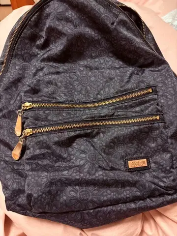 안나수이 백팩 꽃무늬 블랙