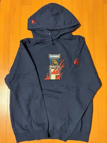 X-LARGE/ PULLOVER HOODED SWEATSHIRT