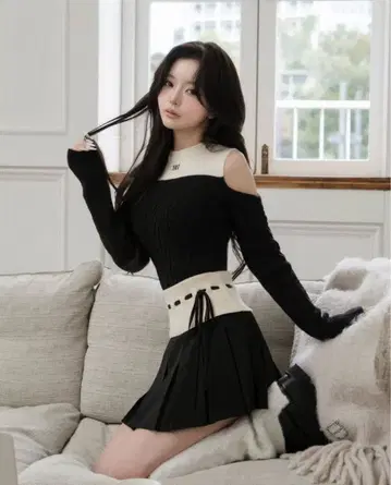 Darich 숄더 오픈 니트 셋업 블랙