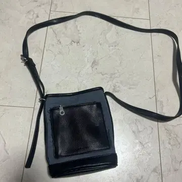 네이비 블랙 숄더백