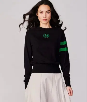 더블 스탠다드 클로징 자수 디자인 니트 정가 19,800엔 블랙