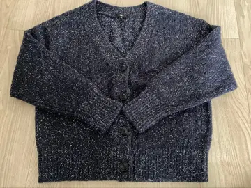 플라스테 네이비 V넥 라메 가디건