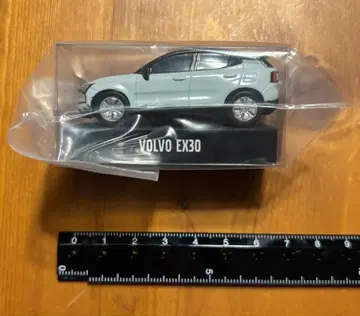 VOLVO EX30 미니카 화이트