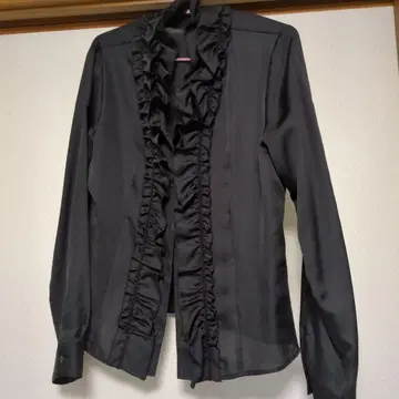 도쿄 소와르 프릴 블라우스 13호