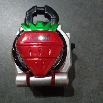 LS-06 이치고형 피규어