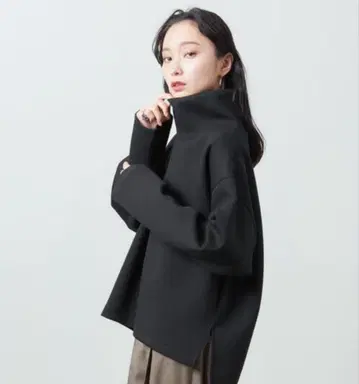 새상품급 종이상자 터틀넥 풀오버