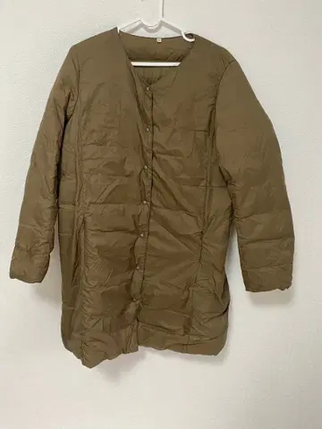 올리브색 L 사이즈 다운 자켓 무인양품
