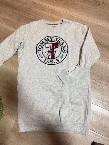 TOMMY JEANS 트레이닝복