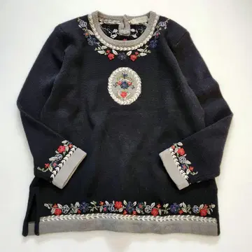 비즈 자수 꽃 모티브 크루넥 스웨터 꽃무늬 블랙 울 100%