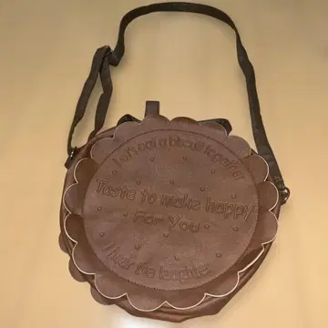 비스킷형 숄더백