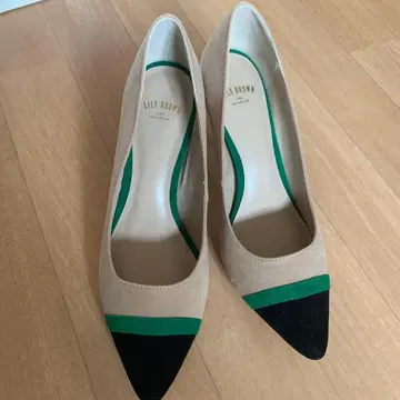 미사용 새상품! LILY BROWN 펌프스