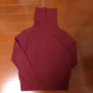 유니클로 캐시미어 터틀넥 스웨터