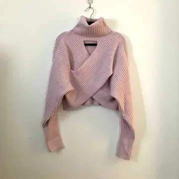 스나이델/크로스 디자인 터틀넥/핑크