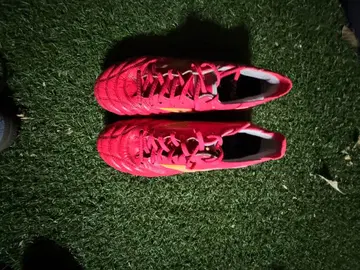 미즈노 모렐리아 네오 축구화 빨간색