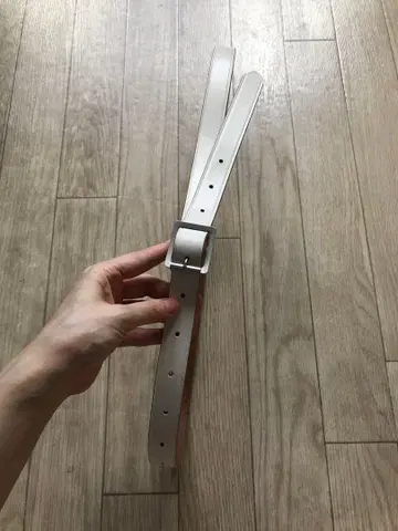 MHL. 화이트 가죽 벨트