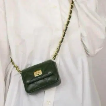 최종 가격 인하 오우렌 그린 퀼팅 미니 체인 백 새상품급