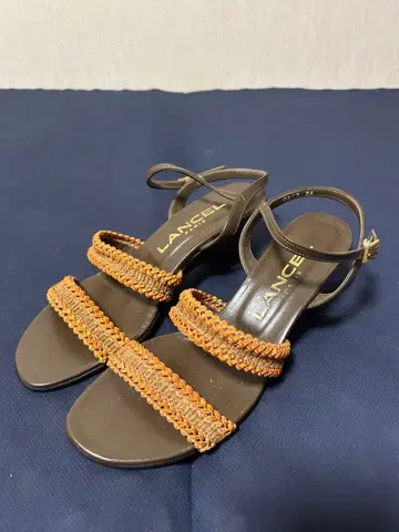 LANCEL 브라운 뜨개질 샌들