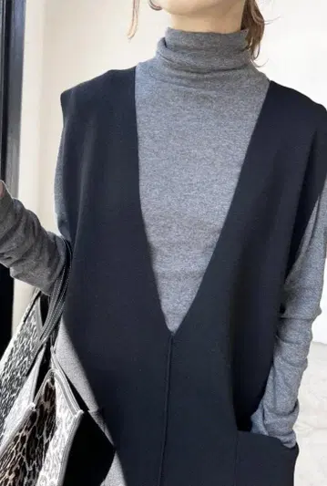 스픽 앤 스팬 하이넥 풀오버 블랙 차콜 터틀