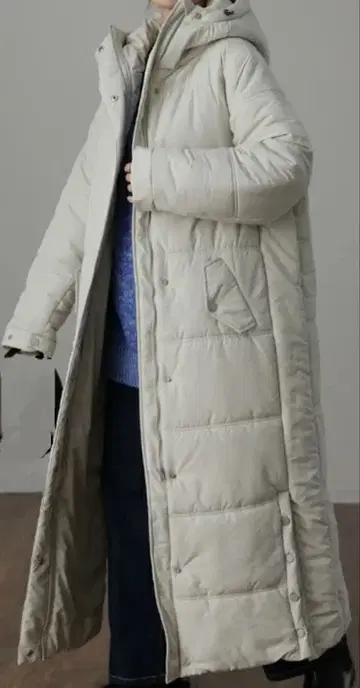 L HUG.U 펄 화이트 후드 부착 롱 다운 자켓 벤치 코트