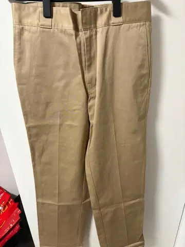 LACOSTE L!VE 베이지 치노 팬츠 라코스테