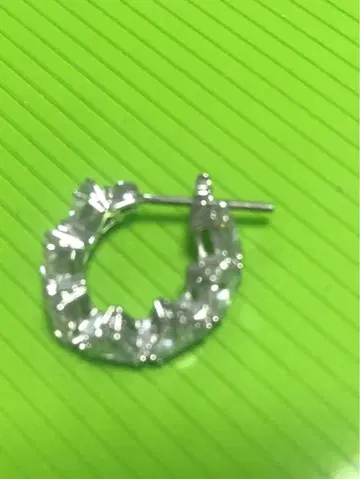 [새상품급] SWAROVSKI 매트릭스 후프 귀걸이 이어커프 7개 덤