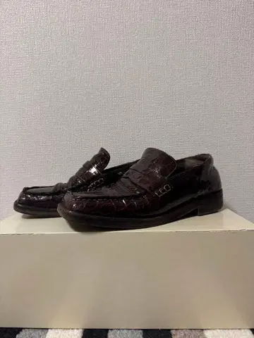 마틴 로즈 크로커다일 무늬 브라운 로퍼